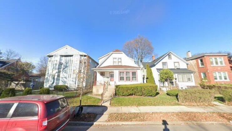 2013 emerson st, evanston, il 60201