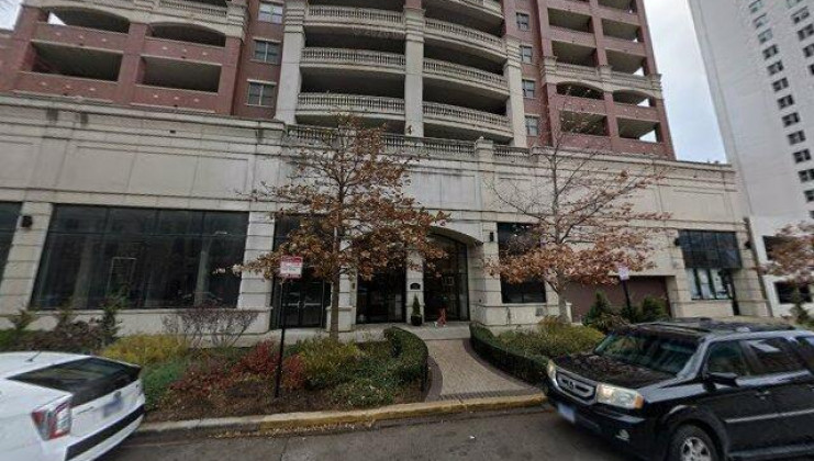 828 w. grace street, p-56, chicago, il 60613
