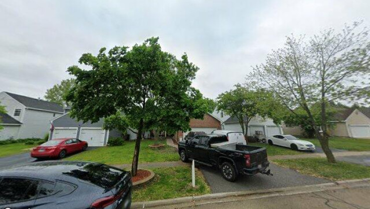 1900 isle royal ln, hanover park, il 60133