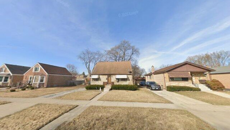 8724 south california avenue, evergreen park, il 60805
